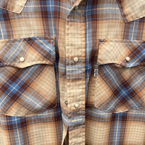 Levi’s button down - Picture 2 of 4
